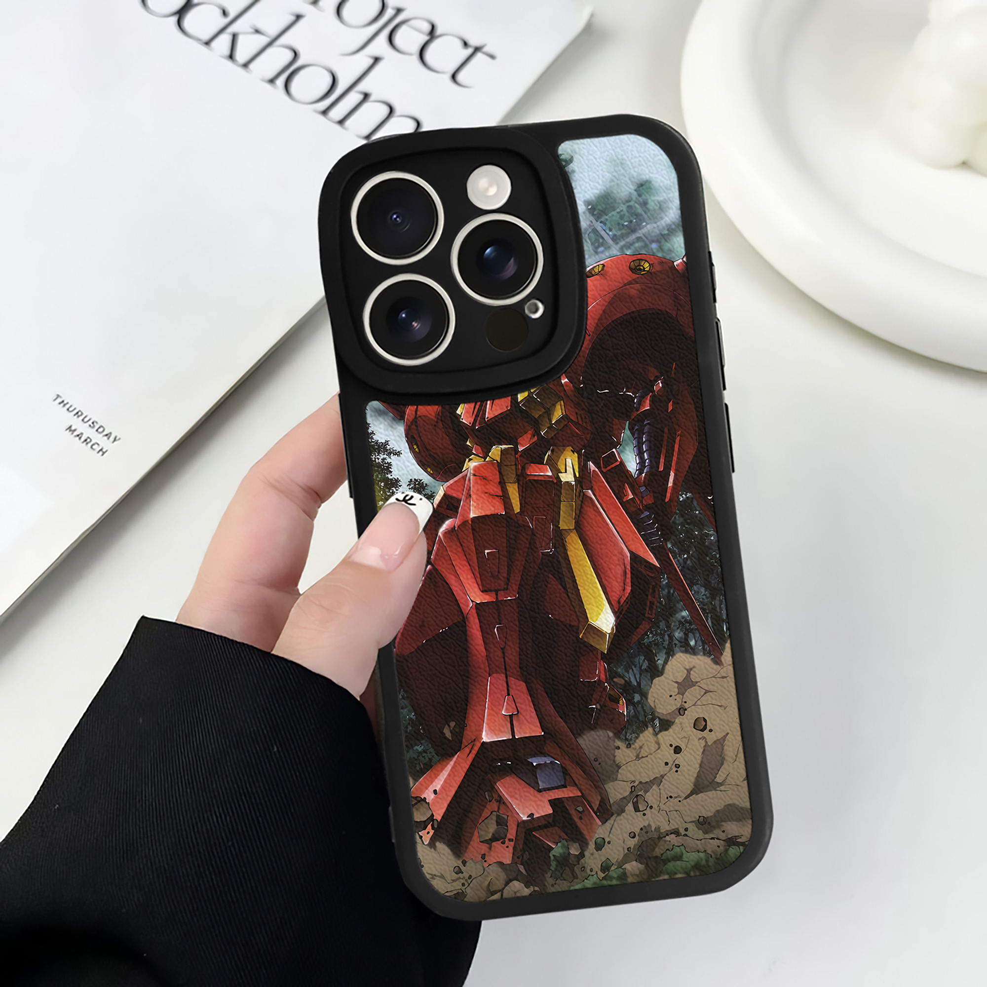 （画像用） 機動戦士ガンダム Mobile Suit Gundam 【iPhone 16シリーズ対応】シリコンスマホケース（レザー調） 材質：シリコン